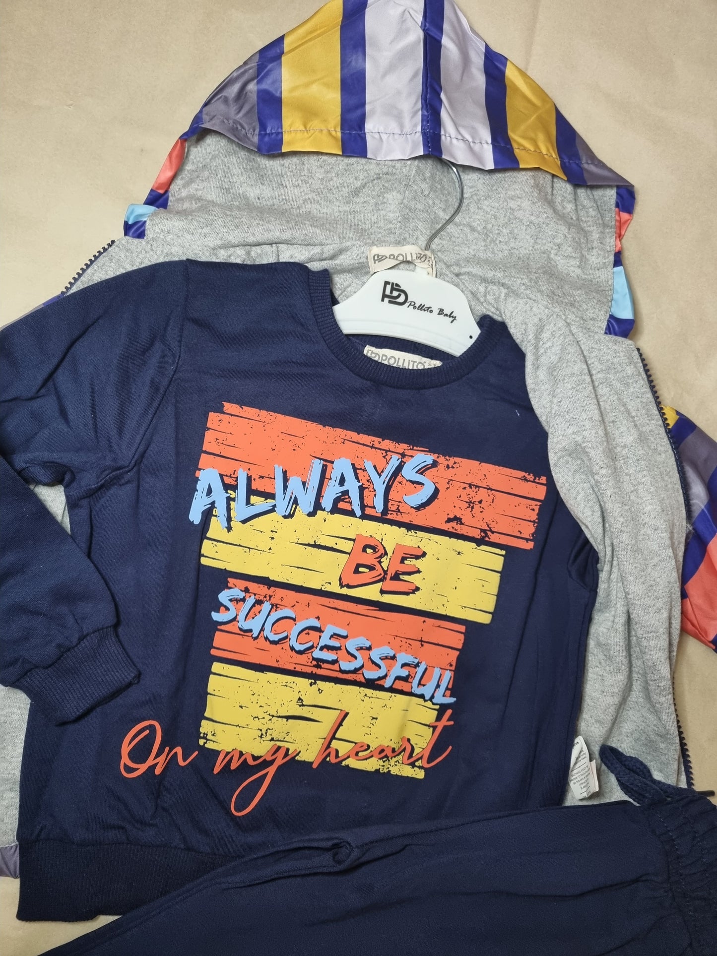 Set with long sleeves and jacket for a boy