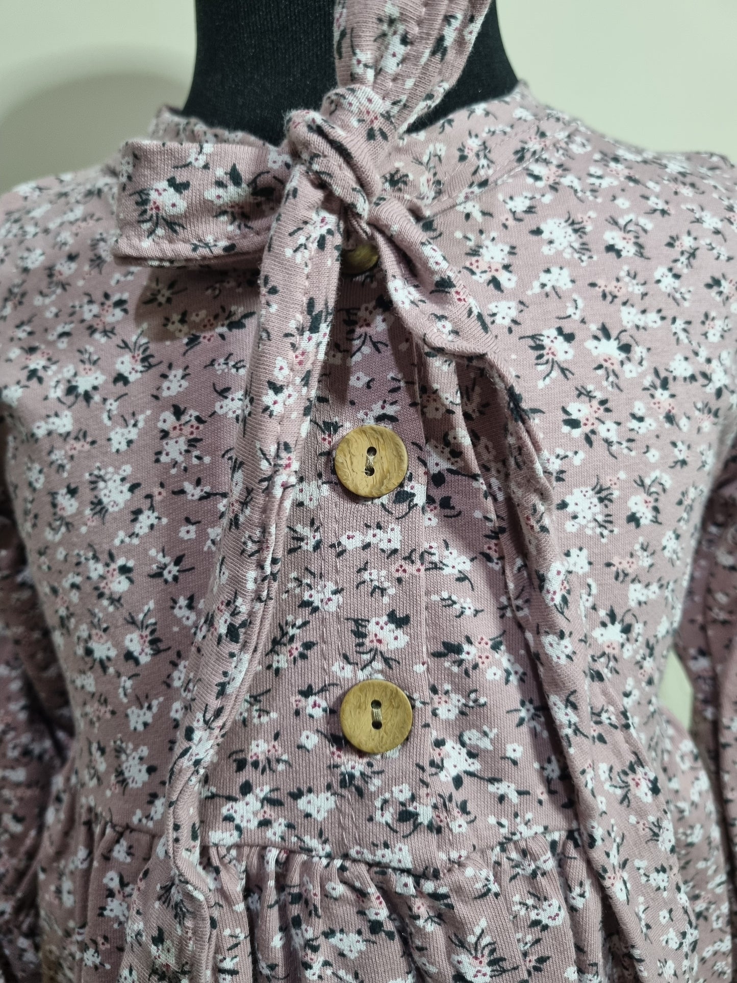 Long sleeve dress with flowers